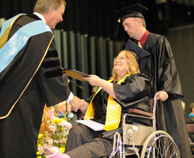 onna Flowers receives her degree