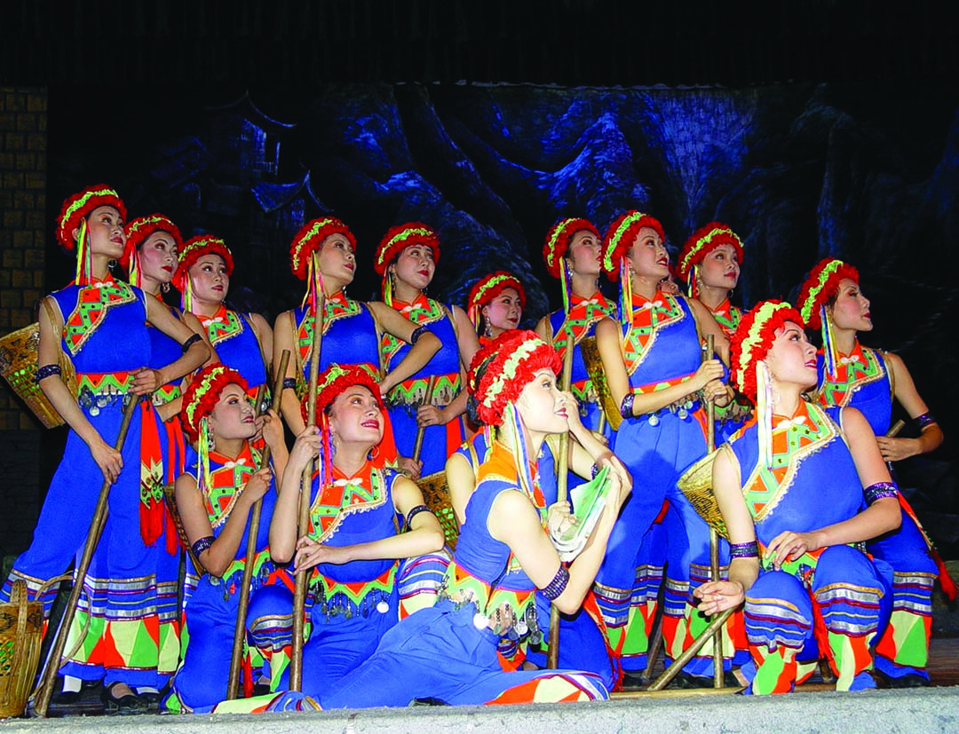 CCCC hosts Chinese ethnic troupe dance performance