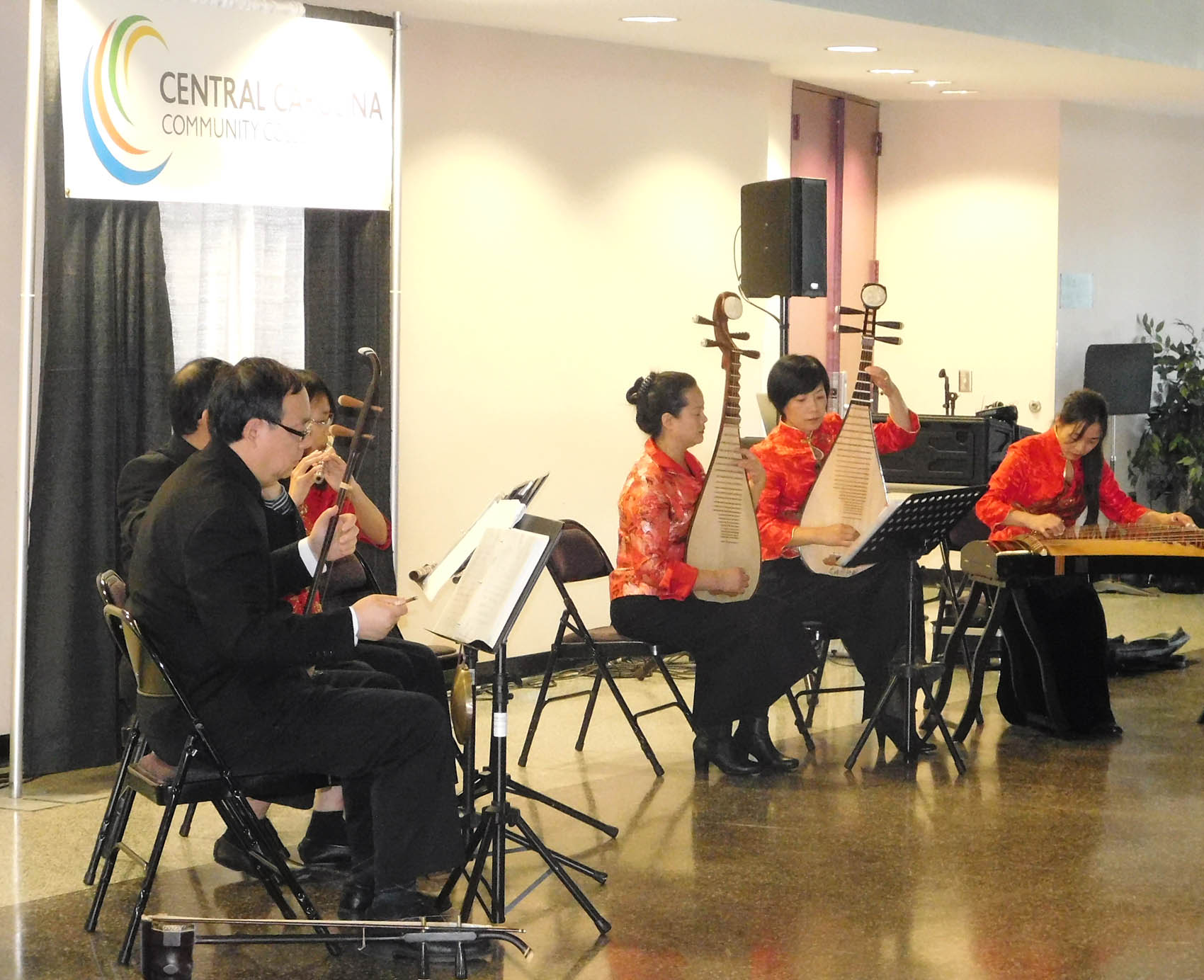 CCCC hosts Chinese Art Exhibition