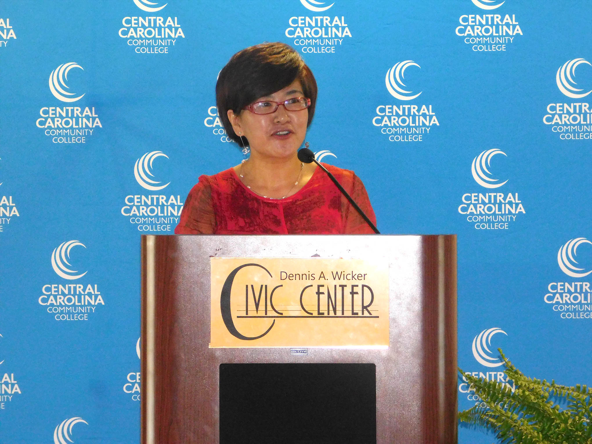 Reception honors CCCC's new Confucius Classroom instructor