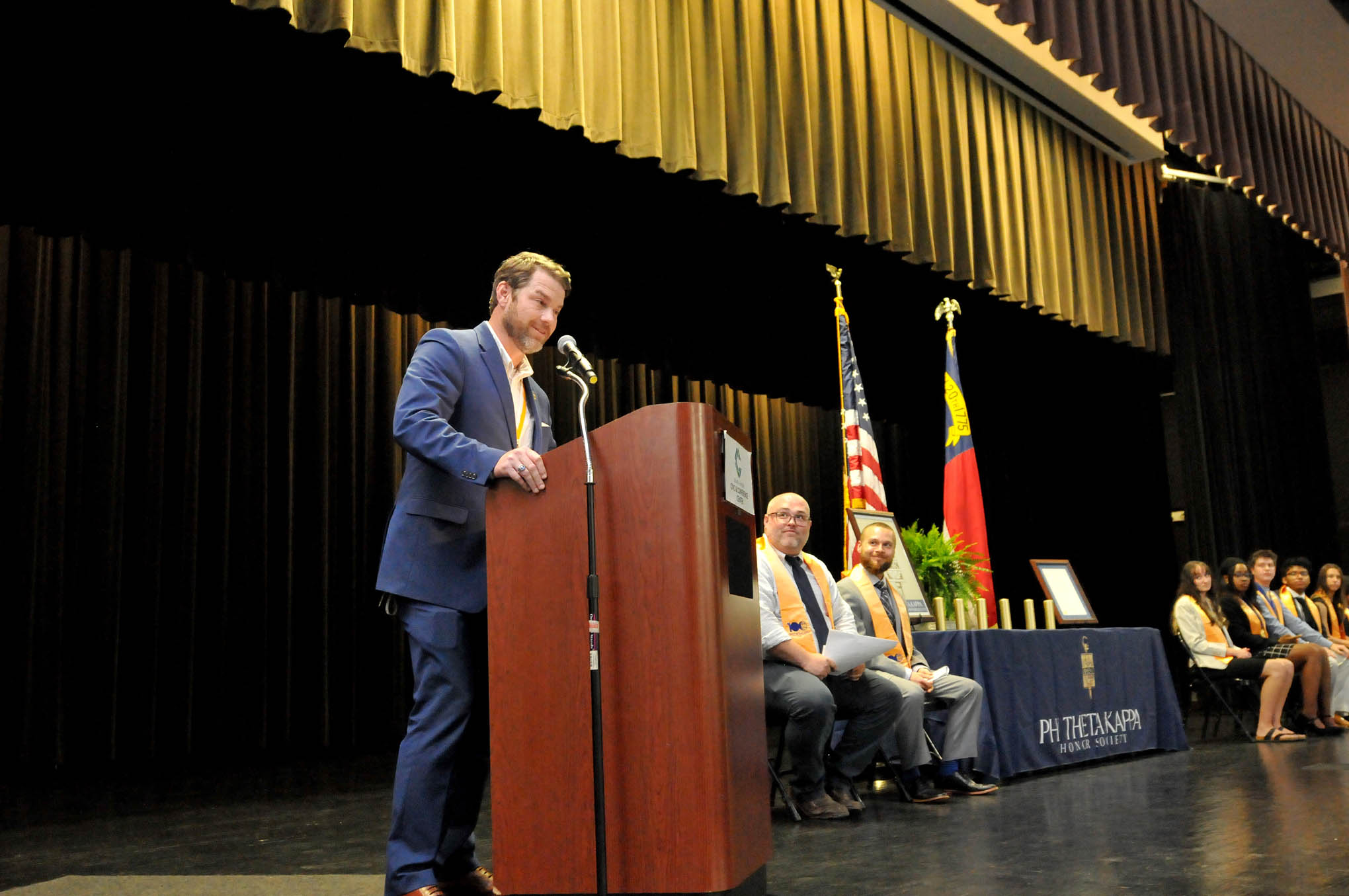 CCCC's Phi Theta Kappa holds induction ceremony