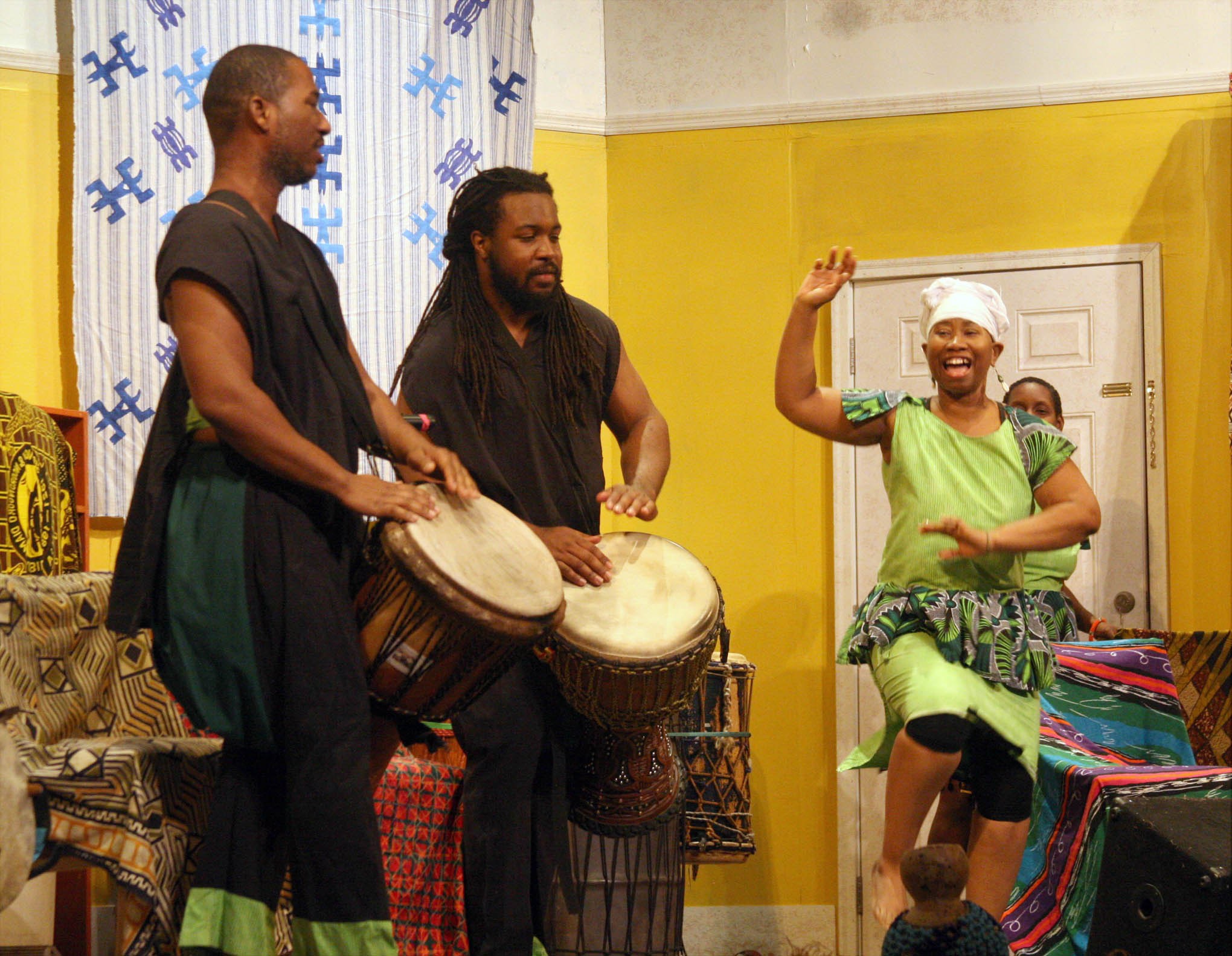 CCCC students see cultural series performance